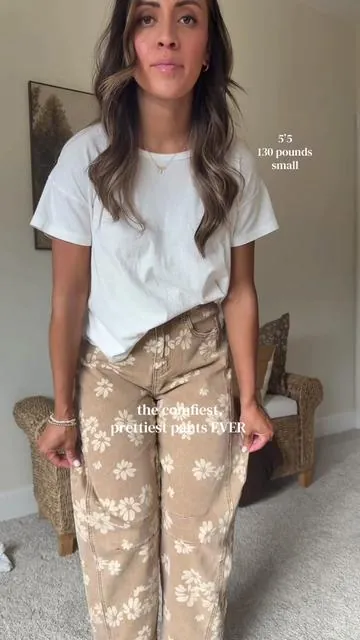 Replying to @Kaspi Brand will be wearing these all summer, they’re so pretty and so comfy!!!🌼 #floraljeans #barreljeans #summeroutfits #DealsForYouDays #SummerVibes 