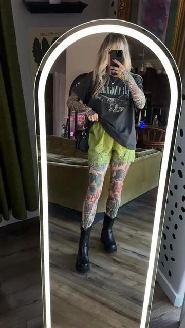 SO COMFY 5’5 140 size medium 💚 @YeeZaa #laceshorts #summeroutfits #altoutfits #dopaminedressing #easyoutfits 