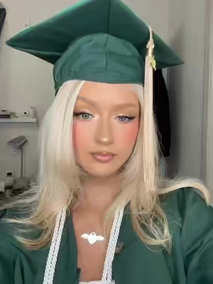 Graduation cap hack #classof2026 #senioryear #graduationcap #headband #fyp 