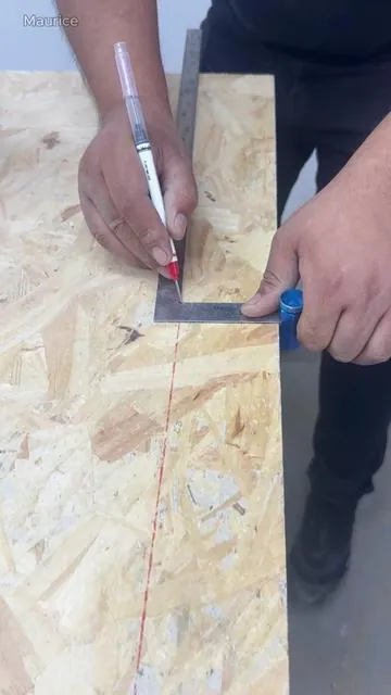 Su sierra de mano realmente puede cortar líneas rectas sin riel guía.#tools #diy #woodworking #circularsaw #dealsforyoudays 