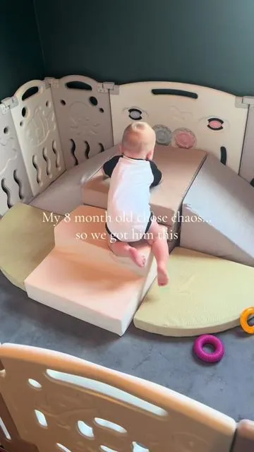 If your baby loves to climb I highly recommend this!  #indoorplayground #softplay #climbingbaby 