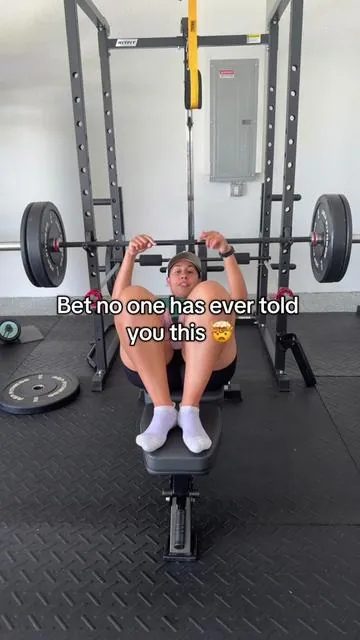 The burn comes so quick with this! #thighexercise #hipabductor #legworkout #homeworkout 