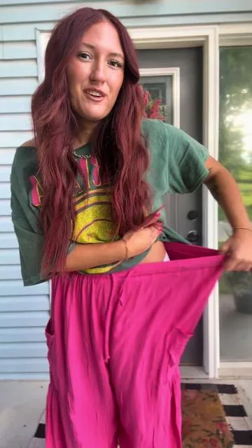 These pink pants 😍💖 5’4 165 size 10 in jeans for size reference wearing M #midsizefashion #summeroutfits #comfypants 