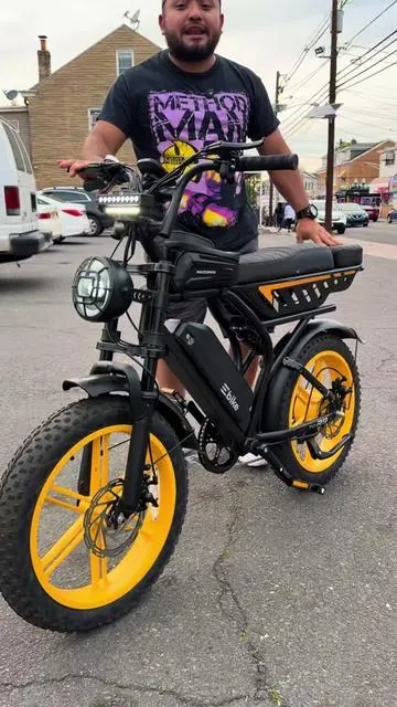 Esta bicicleta eléctrica todo terreno es muy potente con una velocidad de asta 28 mph además está hermosa #ebike#dirtbikelife#electricbike #tiktokshop#creatorsearchinsights 