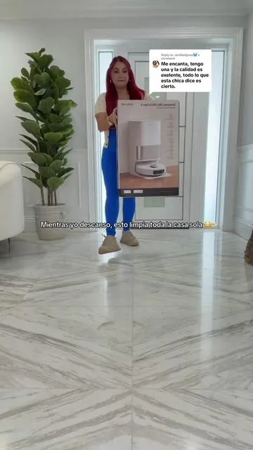 Replying to @JenMariposa🦋 Esta Dreame aspira, trapea, se limpia sola y hasta seca los mop pads automáticamente 😮‍💨 Tiene una succión súper poderosa, evita obstáculos inteligente y la base recoge la suciedad por ti para que casi no tengas que hacer nada. Literalmente parece tecnología del futuro 🤖✨ #dreamel10sultra#automaticvacuum#tiktokshopdealsforyoudays#tiktokshopcreatorpicks#cleantok  