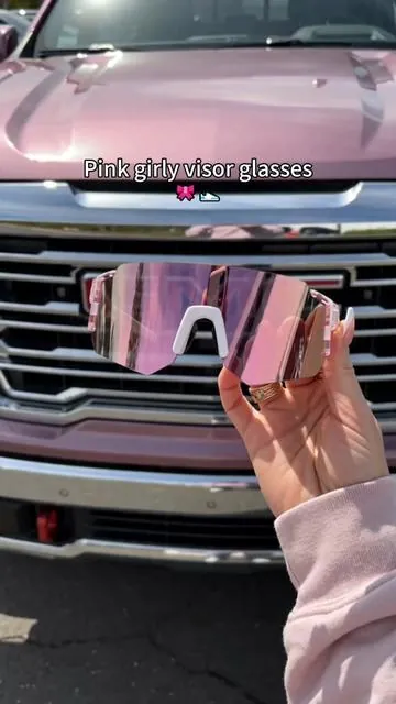 🎀🫶#lentes #visors #glasses #runningglasses #visorglasses Girly Pink Visor Running Glasses Elevate your running experience with these fashionable girly pink visor glasses. Designed for performance and style, these visors offer excellent eye protection while keeping you looking chic. Whether you're hitting the track or trail, these running glasses are the perfect accessory for any active woman. Embrace your feminine side with these vibrant pink visor glasses. Keywords: pink running glasses, girly visor glasses, stylish sports eyewear, women's running sunglasses, fashionable athletic glasses