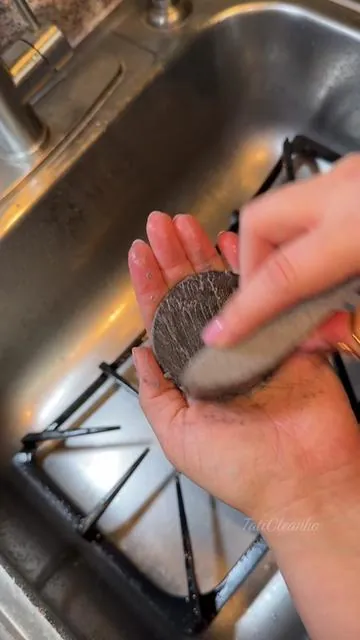 Just me and my pummice stone🙃. Seriously it’s so satisfying scrubbing with this thing and it works so well on grill/stove grated removing burnt on food oil grease and rust. I’ve been using my pumice on everything I can & I know most people hate the sound but I kind of like it what do you think? #cleantok #pumicestonecleaning #tiktokshop #cleaningasmr 