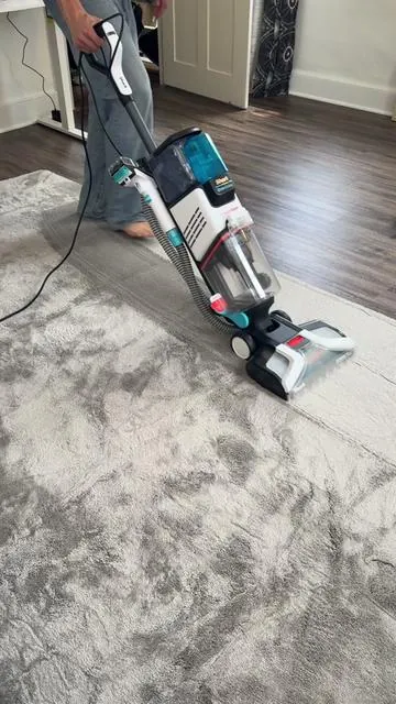 Ugh… 😭 #carpetcleaner #carpetshampooer #shark #sharkcarpetxpert 