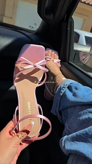 #dealsforyoudays #pinkheels #pinkshoes #pinkaesthetic 