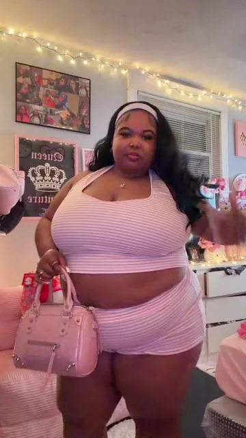 This lovely 2 piece set is is so pretty and I love the foldable shorts 💗 #trending #foryoupage #plussize #pink #softgirl 