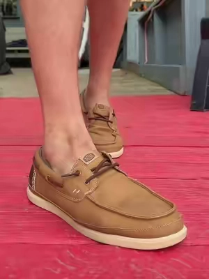 These HeyDudes are giving country club, lake weekend, and summer vacation without the heavy uncomfortable feel of traditional boat shoes. Easy to throw on with shorts, jeans, or beach fits. 