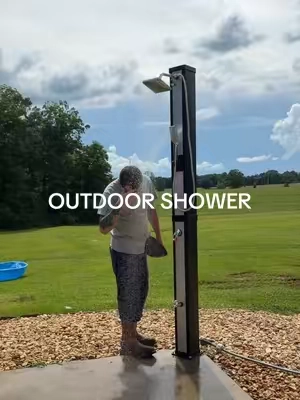 A must have if you live in a hot state ☀️🚿🛀 #outdoorshower #shower #outdoorshowerideas 