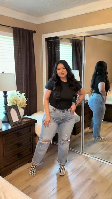 Fashion nova jeansss 10/10✨ #ootdfashion#jeans#tiktokshop#tiktokshopspringglowup#fashionnova 