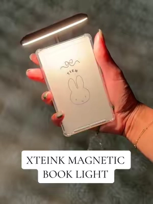 If you’ve been looking for a solution to read on your XTEINK at night then look no further because the Ulanzi book light is perfect to use with it! It’s magnetic so it’ll stick to the back directly or by magnetic ring! It’s light weight and has a good battery life. The light can be dimmed or color temp changed. #xteink #xteinkx4 #pocketereader #BookTok #ereader 