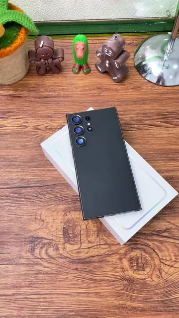 📲📲Si buscas un smartphone que combine elegancia y funcionalidad sin comprometer tu presupuesto, este modelo de 6.8 pulgadas es la opción ideal. Su diseño moderno incluye un stylus integrado, perfecto para tomar notas o navegar con total precisión en su amplia pantalla de alta definición. #androidphone #smartphone #techtips #budgetfriendly #tiktokviral   