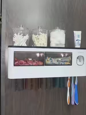 El accesorio perfecto para organizar tu baño 🥰💯 #bathroomdecor #toothbrushholder #toothpastedispenser #fyp #SummerVibes 