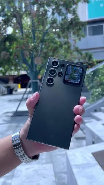 This feels like a phone from the future 🚀 #futuretech #coolgadgets #androidphone #viralvideo#OUKITEL  