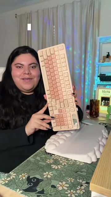 an aesthetic foundation keyboard for the office ✨ #keyboard #officekeyboard #foundationkeyboard #membranekeyboard #budgetkeyboard 