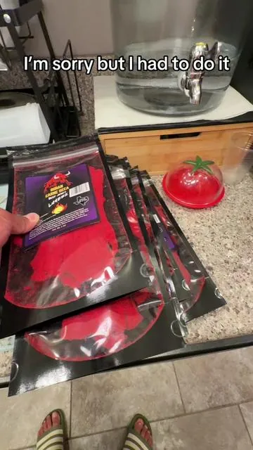 @Duran Carne Seca just restocked their carne seca and they’re going fast. So if you see that TikTok shop cart run and get yours before they sell out. #snacktok #durancarneseca #beefjerky #carneseca #lumbre 