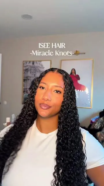@ISEEHAIR is the way to go for miracle knots, this hair does not tangle and it’s so low maintenance. A little water after a few days and your good. Make the investment and stop playing!🎀 Install : @iamjusjasmine 💖#miracleknots #iseehairbeauty #iseehair #iseecrochethair #miracleknothair 