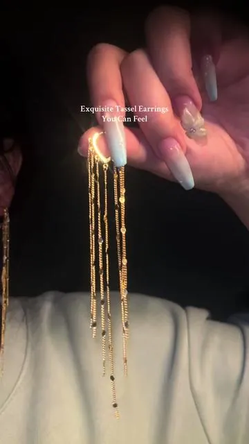 #fyp #elegante #earrings #design #womenfashion #daintyjewelry #classic #summerjewelry #tewiky 