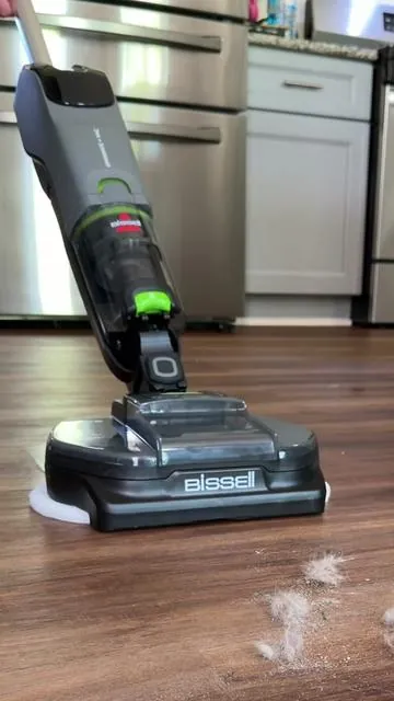Ugh.. don’t make this mistake 😒#bissellspinwave #vacuummop #mopping #cleaning #qvc 
