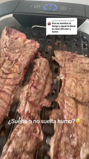 Replying to @Rinaldo63 Este smokeless indoor grill de Kismile está ideal para quien quiere cocinar carne, salmón, vegetales y más dentro de casa con más comodidad. Tiene 1500W de potencia, 6 niveles de temperatura, tapa de cristal templado, bandeja de goteo y partes fáciles de limpiar.Ahora mismo está con descuento, envío gratis y opción de pagar en 4 plazos.Perfecto para cenas en casa, comidas en familia o darte un gustazo sin complicarte tanto.Descripción cortaParrilla indoor smokeless, práctica, elegante y perfecta para cocinar rico en casa. En oferta, envío gratis y pago en 4.@Kismile #smokelessindoorgrill  #tiktokshopcreatorpicks  #dealsforyoudays #tiktokshopfathersday 
#carmonatelodice  #indoorsmokelesskoreanbbqgrill #grills #indoorelectricgrill #electricindoorgrill #indoorgrilling\ud83d\udd25 #grillreview 