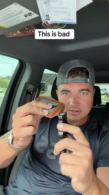 Witch rfid wallet is better #wallets #menswallet 