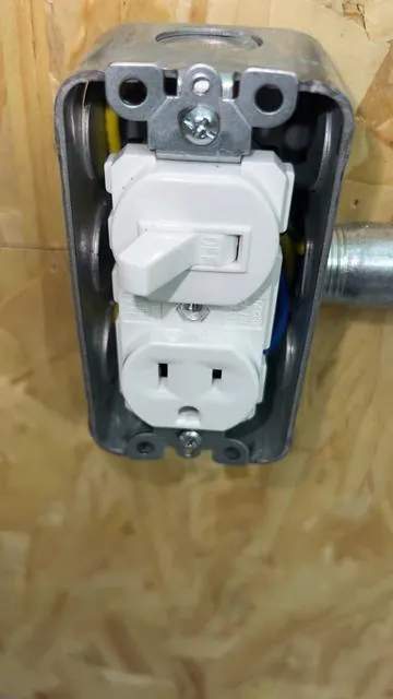 Choose the right circuit breaker to avoid fire#diytools #fathersdaygift #electrician #tiktokshopmemorialday #tester #KAIWEETS 