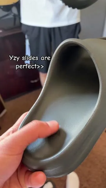 #yeezyslides #yeezyslidesfeelmadgood 