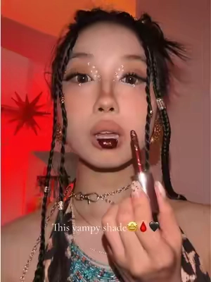 Holy moly…..🧛‍♀️🧛‍♀️#vampylips #ourbella #lipgloss #cooltonedmakeup #darklips 