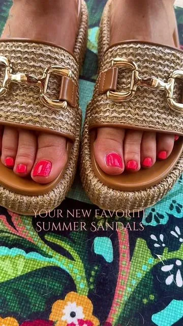 @Coutgo Fashion sandals are so comfy and go with everything!! The gold hardware is everything 😍 #platformsandals #raffiasandals #wedgesandals #dealsforyoudays #tiktokshopcreatorpicks 