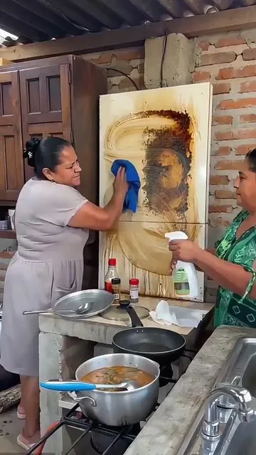 ¡Paredes, azulejos, ollas, hornos… esta botella puede encargarse de toda tu cocina!  #CleaningTools #springcleanin#cleaningTikTok #deepcleaning #tiktokshopspringglowup 