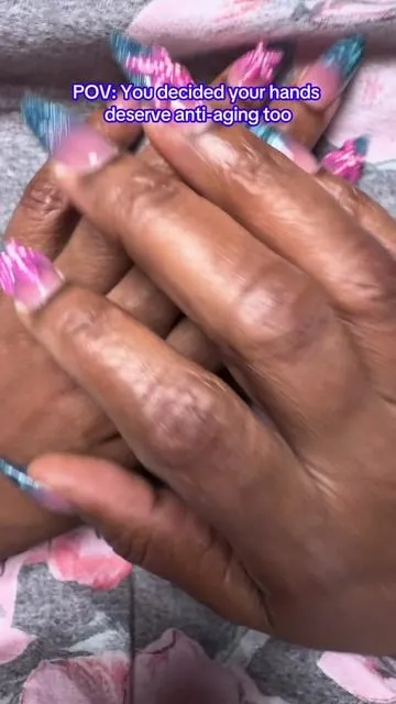 This retinol hand cream has been helping my hands feel softer, smoother, and deeply hydrated @Beauty Solutions LTD. #livaura #tiktokshopcreatorpicks #dealsforyoudays #tiktokshopmemorialdays #summervibes 