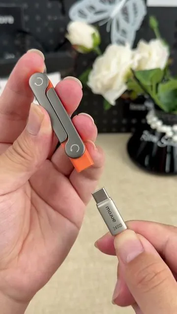 Carga y sostiene tu teléfono sin múltiples accesorios con este increíble cable de carga.
  #iPhonecharger #fifaworldcup2026 #phonestand #tiktokshop #TikTokShopDealsforYouDays 
