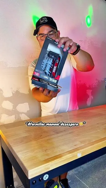“Olvídate del destornillador manual 👀” #electricscrewdriver #diytools #homediy #fatherdaygift #tiktokshopcreatorpicks  electric screwdriver rechargeable, pivoting head screwdriver, USB-C power screwdriver, cordless screwdriver compact, torque adjustable electric screwdriver, destornillador electrico recargable, screwdriver USB-C portable, mini power tool DIY, electric screwdriver fathers day gift, compact cordless screwdriver