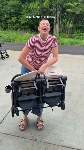 Two kids, zero stress. The MomPush Lightweight Double Stroller makes every outing easier for the whole family. 🏃‍♀️💨 #DoubleStroller #SiblingStroller #BabyGear #MomHacks #LightweightStroller @Mompush US 