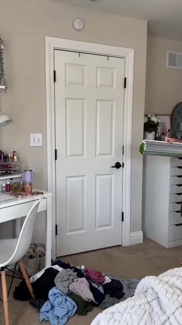 Say goodbye to clutter with this smart storage solution! This 4-tier fabric organizer hangs right over your door, freeing up valuable floor space. With large pockets, it’s perfect for everything from bathroom essentials to pantry items and bedroom accessories. Its sturdy yet lightweight design makes organization simple and convenient. Ready to get organized? Tap to shop this home essential today! #OverDoorStorage #HomeOrganization #dealsforyoursdays #AIGC #Moras