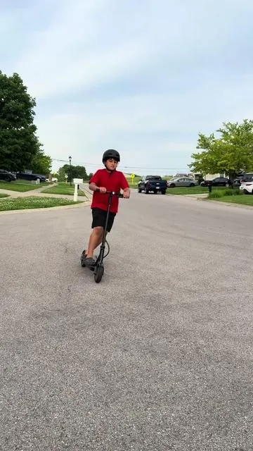 UrbanFish U5 Electric Scooter, Foldable E-Scooter, 30km/h Speed, 21 Mile Range, APP Control, Dual Brakes, Adult Commuter Scooter, Summer Ride Essential. #electricscooter #dailycommute #scooter #outdoorlifestyle #tiktikshopcreatorpicks 