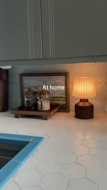 Home decor essentials🕯️🪞🧸#homedecor #homeessentials #housetour #housedecor #decor 