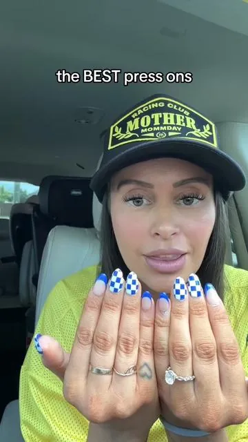 so pretty, highly recommend if you want affordable nails that have really cool designs
