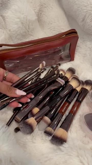 never enough brushes 🤎 #maangebeauty #makeupbrushes #makeuppouch #beautymusthaves #fyp 