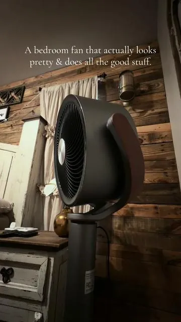 This fan has a ‘leave me alone’ mode and a ‘blow the house off the foundation’ mode. #TikTokShopFinds #HotSleeper #SummerMustHaves #HomeFinds #SouthernGirl 