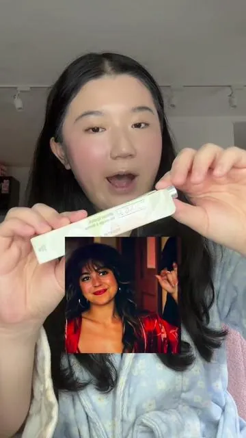 Allie Hayes lipstick test🍯💄✨ if Allie from off campus uses black honey lipstick so I got black honey lipstick😌 if you want Allie Hayes lip combo this Clinique black honey that is so good black honey is like the perfect universal shade for honestly everyone and it’s the perfect like universal red berry shade. I also got the Clinique black honey blush, and the Clinique black honey lip liner which are also amazing but the Clinique black honey lipstick or the Clinique black honey almost lipstick is so good and a classic😌 for my baddies searching: affordable lip combo, Allie Hayes lip combo, off campus lip combo, Allie Hayes lipstick, Allie Hayes black honey, Allie off campus lipstick, Allie off campus lip combo, Allie off campus black honey, Allie Hayes off campus  lip combo, Allie Hayes off campus lipstick, affordable lipstick, universal lipstick, affordable lipstick, dean and Allie, Allie and dean, Clinique black, honey, almost lipstick, Clinique black honey blush, Clinique black honey lip combo, glowy black honey blush, berry blush, berry lip, universal lipstick, universal lip combo, universal blush, berry red blush , your lips but better lipstick, your lips but better lip combo #cliniqueblackhoney #alliehayes #offcampus #allieanddean #lipcombo @Clinique 