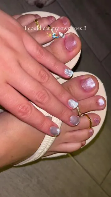 The cutest feet 🫦✨🌊😝#gelpolish #cateyepolish #gaoygelpolish 