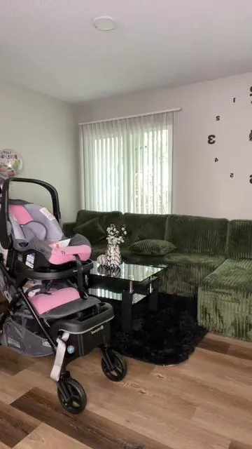 “Tres cosas esenciales para salir con tu bebé, y vienen juntas en este set.” #bebe #coches #niñospequeños #dealsforyoudays #paratiiiiiiiiiiiiiiiiiiiiiiiiiiiiiii 