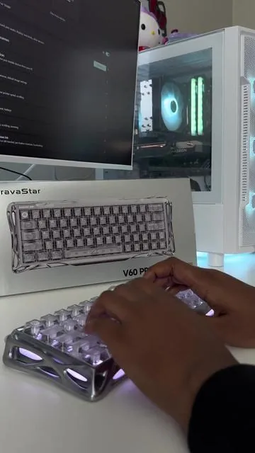 @GravastarTikTok V60 Pro in chrom silver. #gaming #KeyboardSetup #TechAesthetic #DeskSetupInspo #TikTokShopFinds