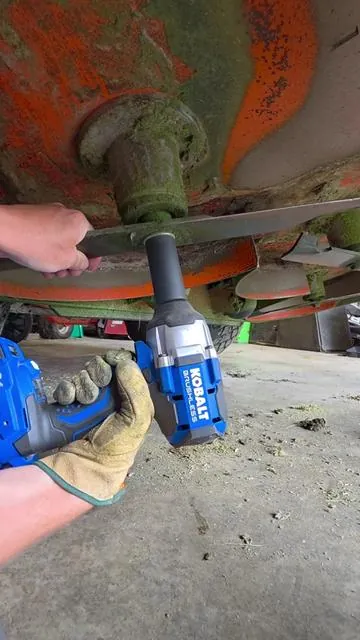 This mower blade sharpener just makes the whole process way easier. Saves a ton of time and guesswork, and sharp blades make a huge difference in how your lawn looks. #lawncare #yardwork #tools #lawnmower #tikokshop 
