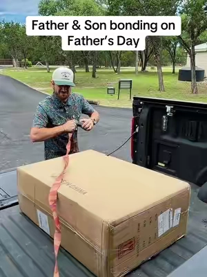 A gift that dads actually can use #ratchetstraps #retractableratchetstraps #giftsfordad #fathersdaygift #rhinosuperbrandday 