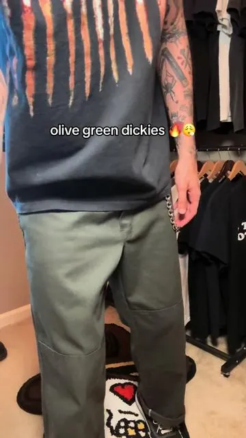 really fw the color on these #dickies #pants #fashion #outfit #fyp @Dickies 